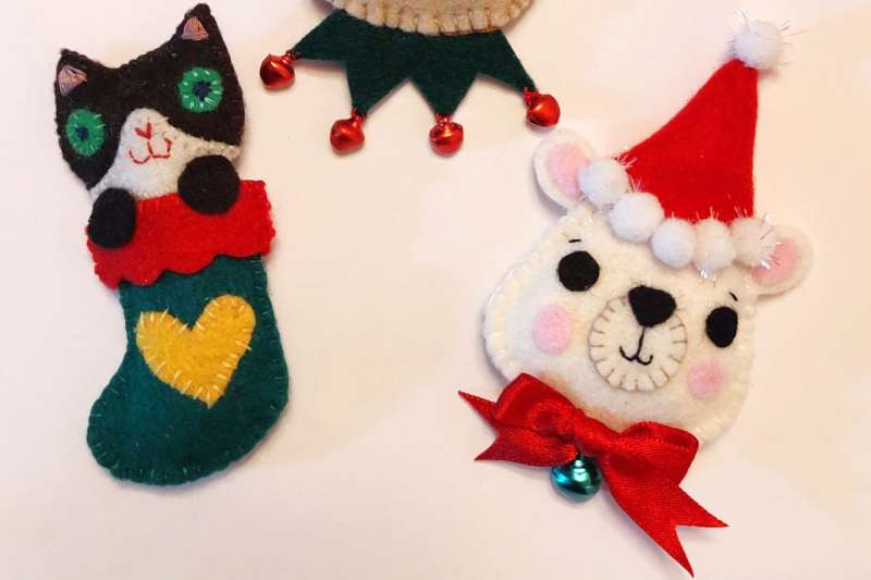 Oficios para el emprendimiento: Muñecos de navidad en paño lency